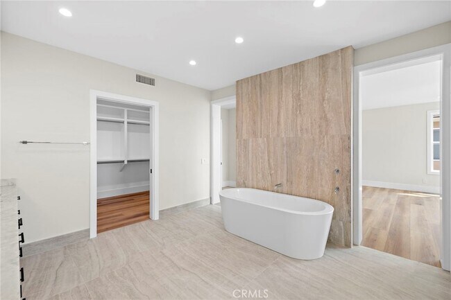 Building Photo - 22661 Sweet Meadow