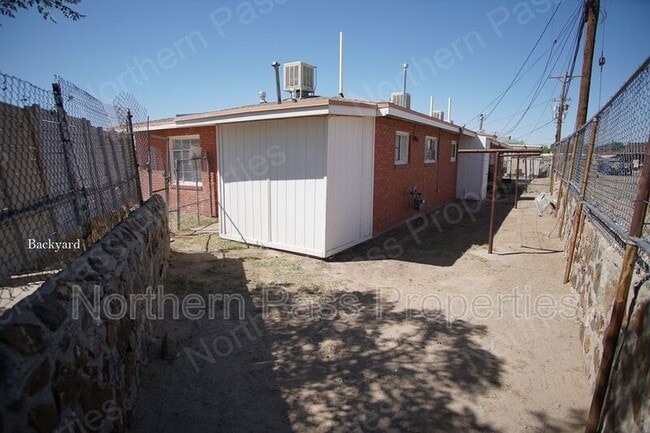 Building Photo - 429a Emerson St