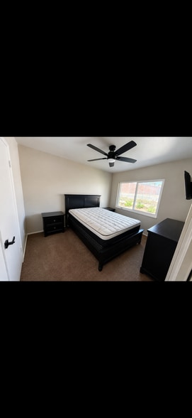 Building Photo - 6688 Montclair Dr