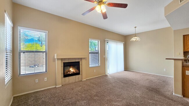 Building Photo - Gated community in Avondale with a communi...