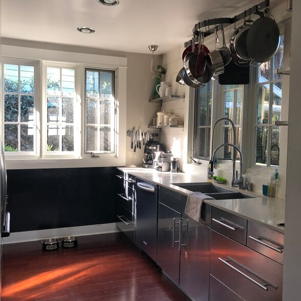 Building Photo - 1316 N Occidental Blvd