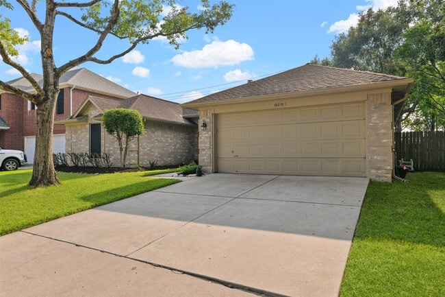 Building Photo - 16010 Cedar Gully Dr