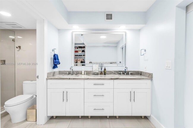 Building Photo - 3912 S Ocean Blvd