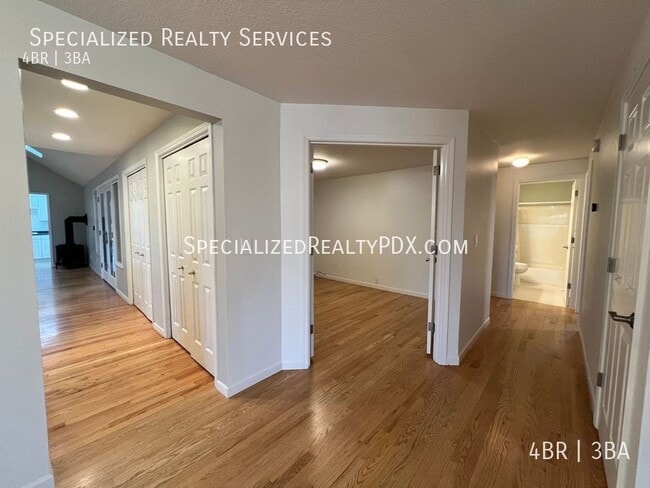 Building Photo - 5749 NE Harvest St