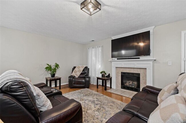 Building Photo - 6115 Riveroak Terrace