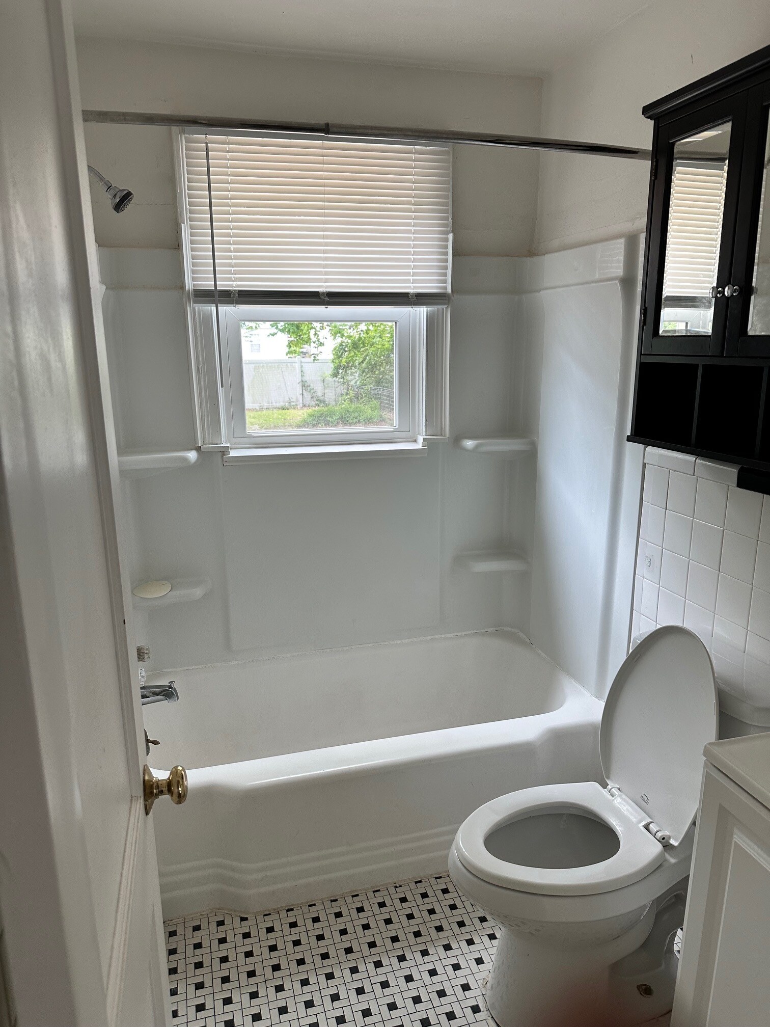 Building Photo - 9324 Phillip Ave