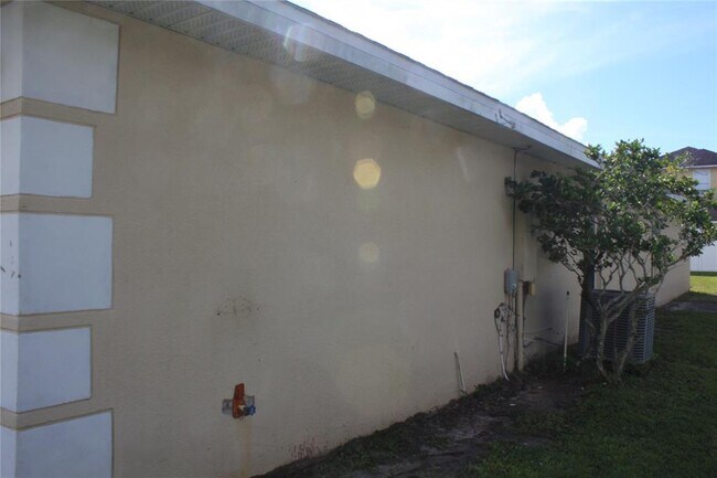Building Photo - 3020 Eagle Crossing Dr