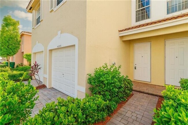 Building Photo - 6373 Landings Way