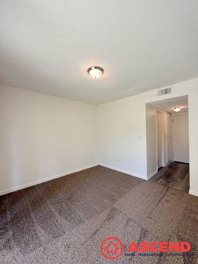 Building Photo - Move-In Special for Memorial Day! Deposit Gets You In — Hurry, Offer Ends 5/26