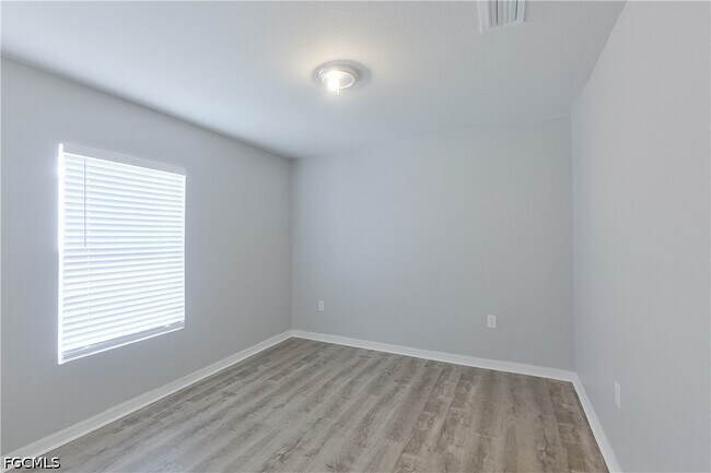 Building Photo - 2227 NW 11th Ct