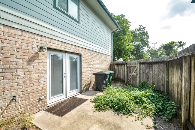 Building Photo - 1116 Murrayhill Dr