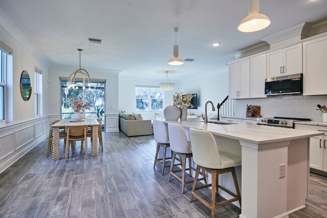 Building Photo - 4028 Via Sienna Cir