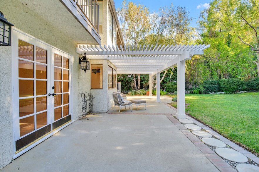 Building Photo - 23450 Park Hermosa