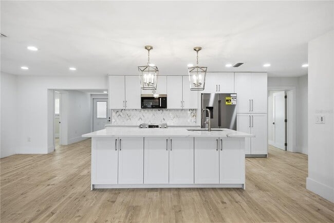 Building Photo - 1301 62nd Terrace S