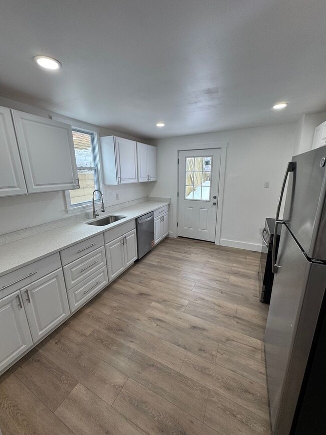 Building Photo - 1148 East St