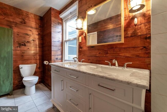 Building Photo - 1339 Christian St