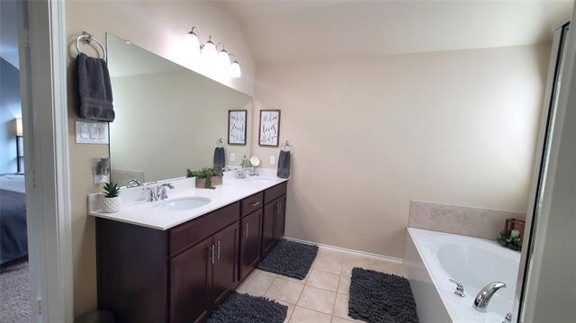 Building Photo - 1020 Lake Meadow Ln