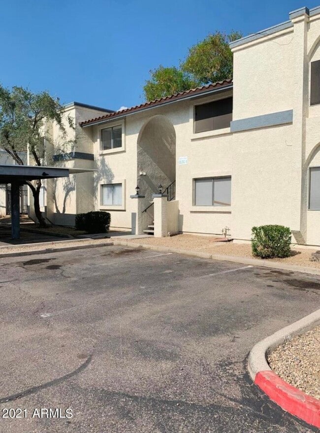 Building Photo - 1542 W Sahuaro Dr