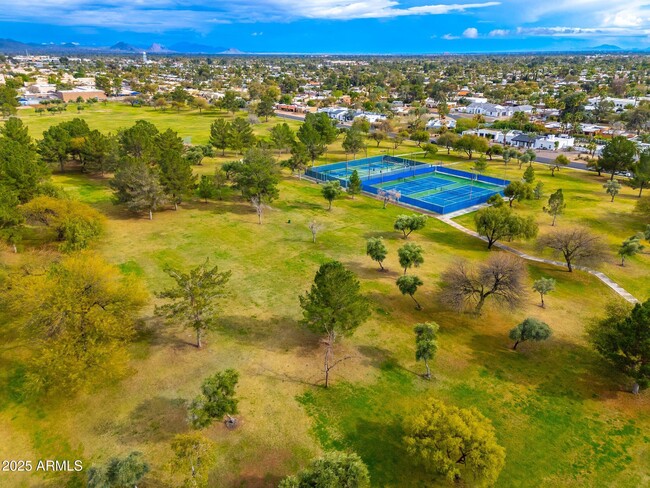 Building Photo - 6746 E Gelding Dr