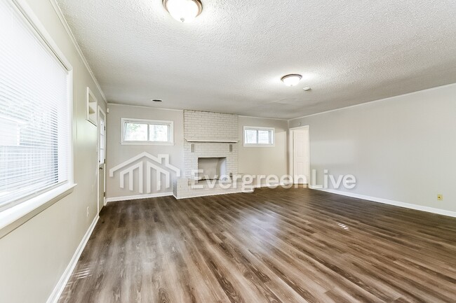 Building Photo - 3651 Wilshire Rd