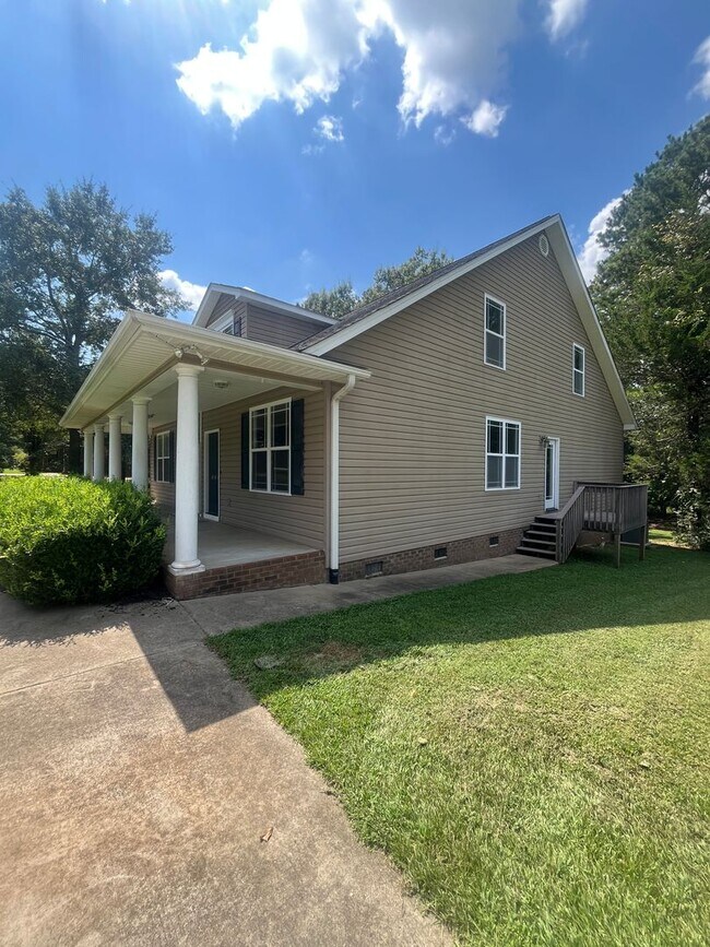 Building Photo - 128 Bentwood Cir