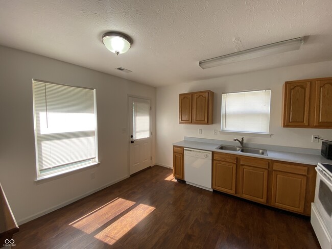 Building Photo - 450 Ashby Dr