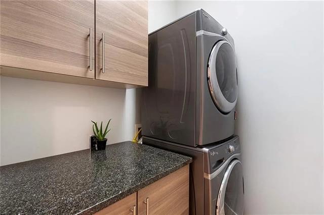 Building Photo - 4026 Travis St