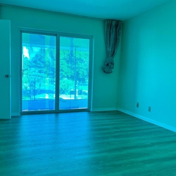 Building Photo - 5580 Tamberlane Cir