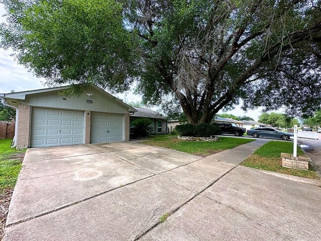 Building Photo - 17802 Autumn Trails Ln