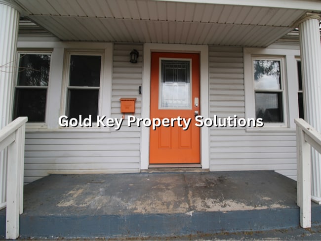Building Photo - MUNCIE 1 BR 1 BA House with Central Air and Fenced Backyard (NO SECTION 8)