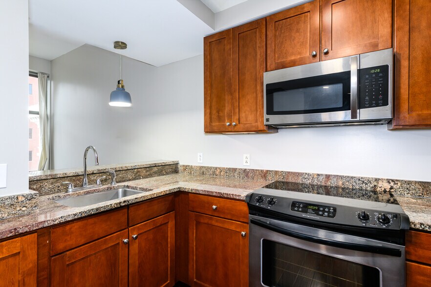 Building Photo - 314 N Broadway