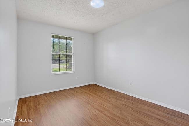 Building Photo - 516 Penman Rd