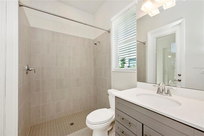 Building Photo - 12655 Wellen Golf St