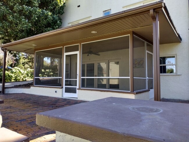 Building Photo - 721 Terrace Blvd