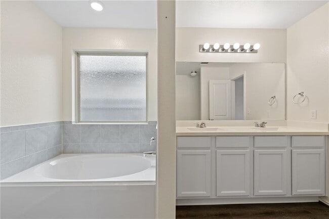 Building Photo - 7405 Spring Ray Dr