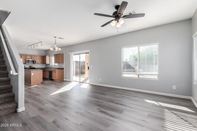 Building Photo - 11023 W Loma Ln