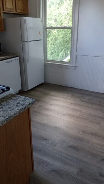 Building Photo - 4 Eleanor St