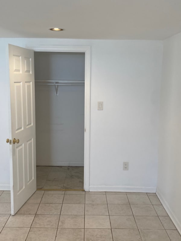 Building Photo - 90-22 70th Dr