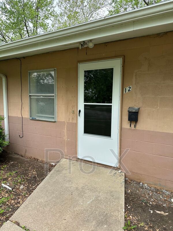 Primary Photo - 825 S Cherokee St