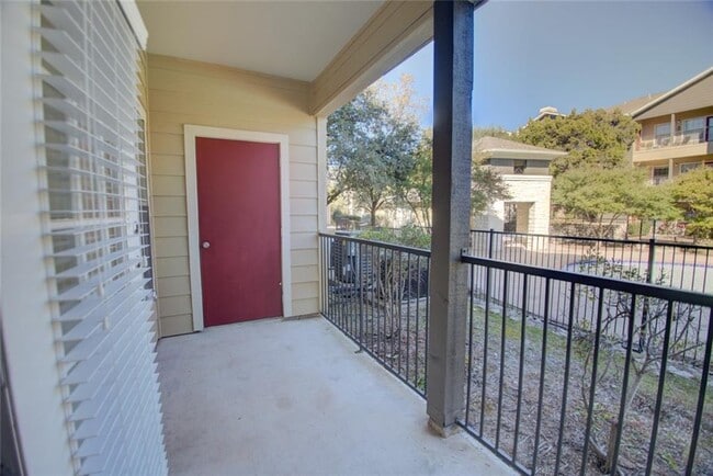 Building Photo - 2320 Gracy Farms Ln