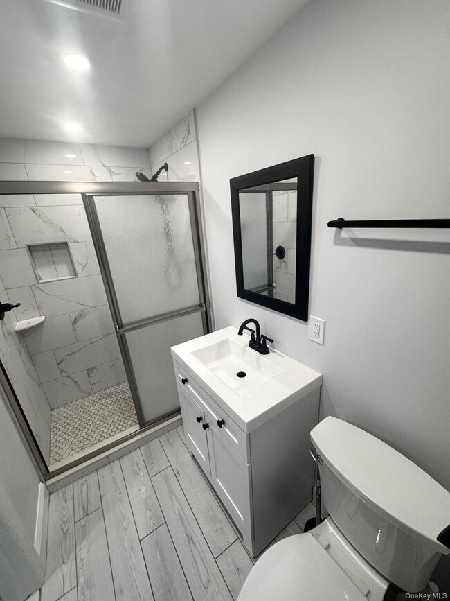 Building Photo - 221 US-9W