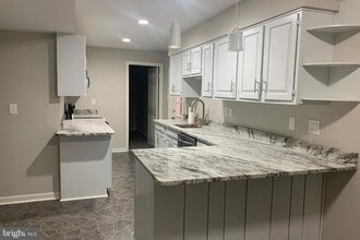 Building Photo - 13216 Chestnut Oak Dr