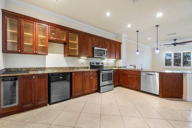 Building Photo - 8429 Cocoplum Sound Ln