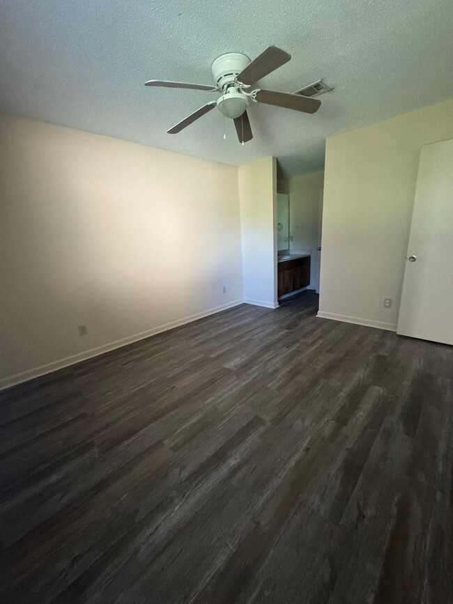 Building Photo - Remodeled Duplex on Belair Road
