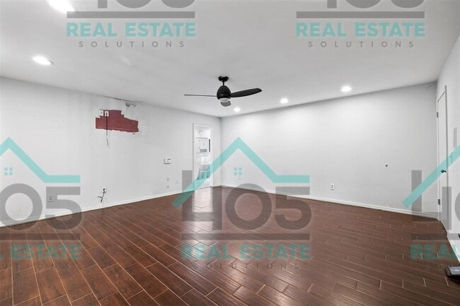 Building Photo - AMAZING FIND IN MWC