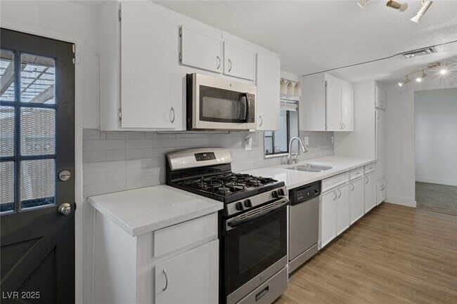 Building Photo - 4161 Oxnard Cir