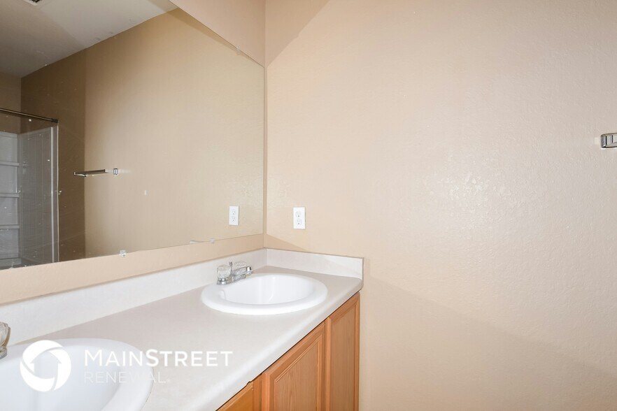 Building Photo - 8518 Adams Hill Dr