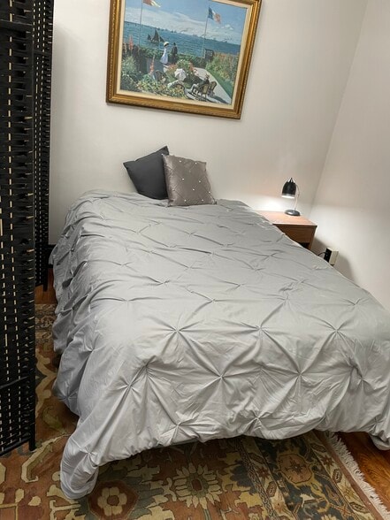 Room E - 526 Riddle Rd