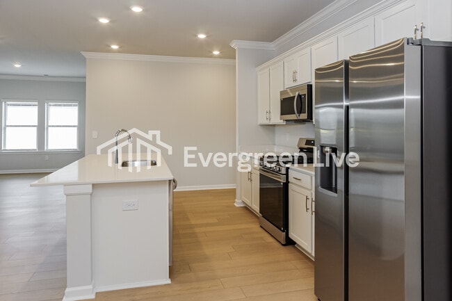 Building Photo - 303 Pond Spg Dr