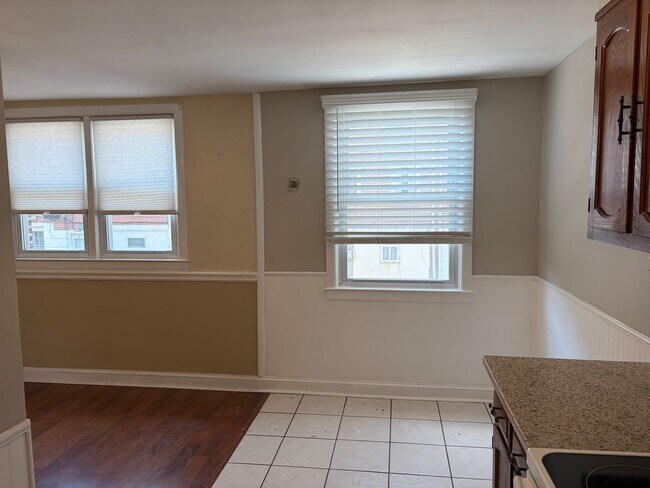 Building Photo - Well Maintained Brick Rowhome in Spring Mill Section of Clifton Heights Is Now Available for Lease